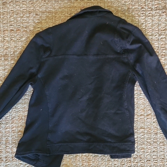 Time and Tru Black Jean Jacket with Fitted Silhouette - Picture 5 of 5